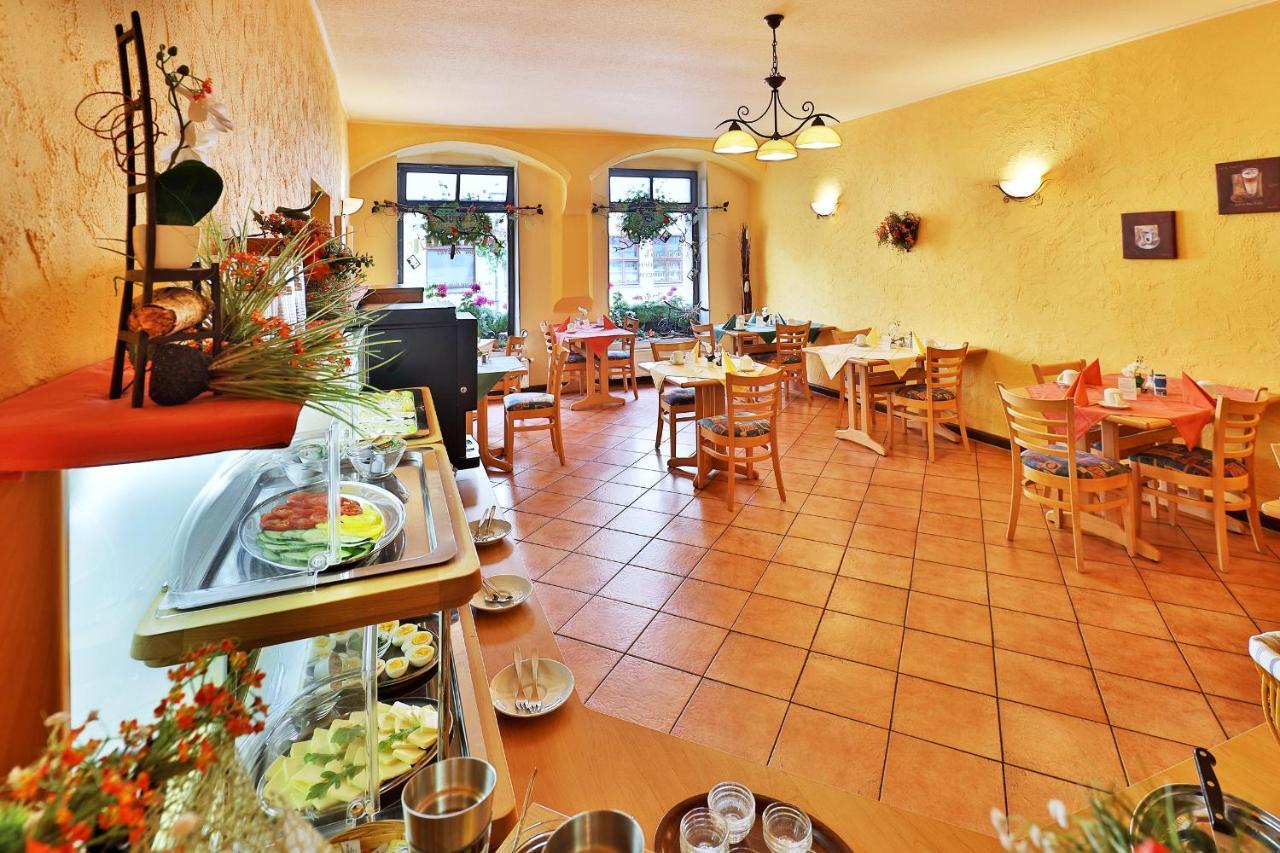 Hotel-Pension Zum Markt Torgau Kültér fotó