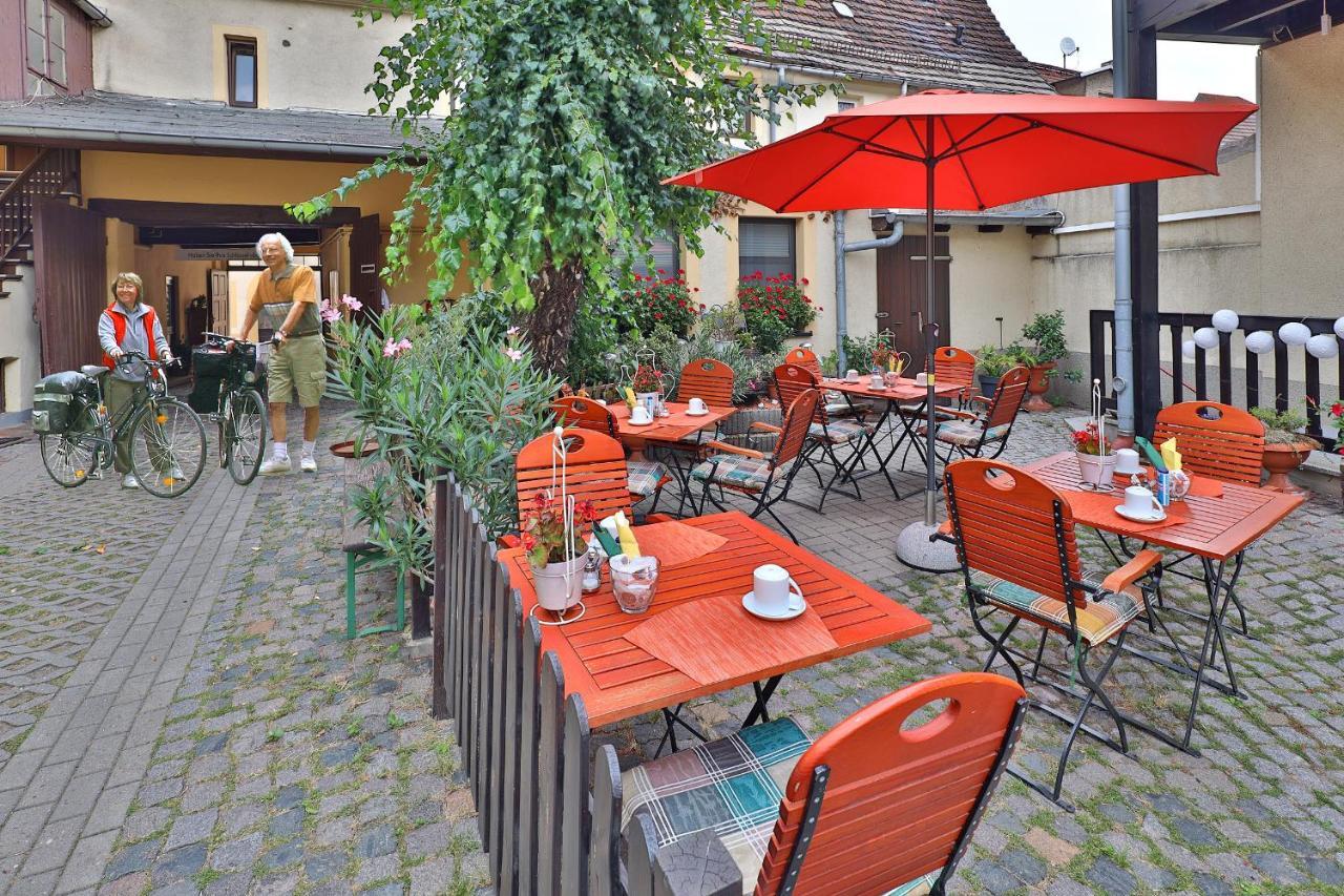 Hotel-Pension Zum Markt Torgau Kültér fotó